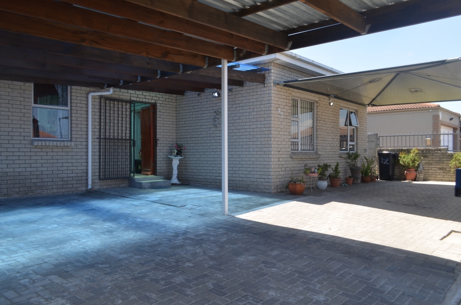 3 Bedroom Property for Sale in Jagtershof Western Cape